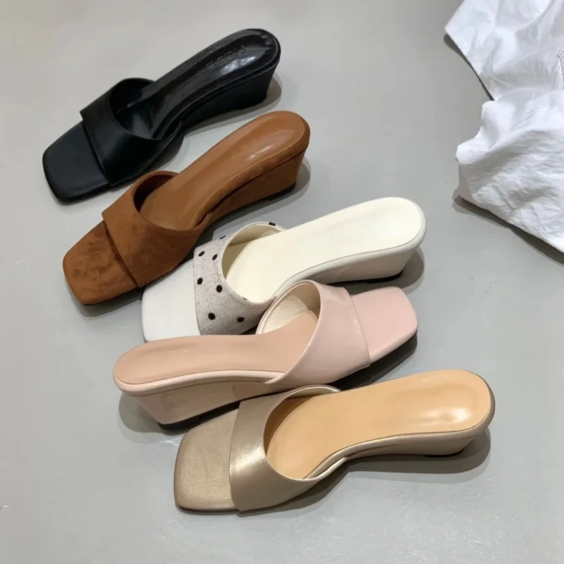 Summer Hot Selling Comfortable Square Toe Open Toe Slope Heel Slippers Fashionable New Style Elegant Temperament Beach Slippers detail