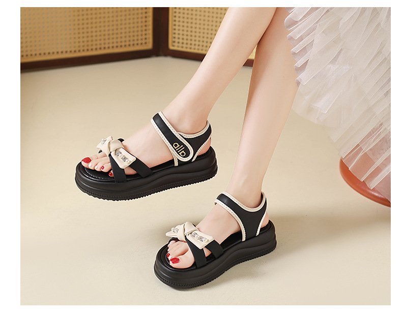 Soft Cushioned Platform Toe Casual Roman Sandals Women Summer Outdoor New Style Featuring Velcro Straps detail