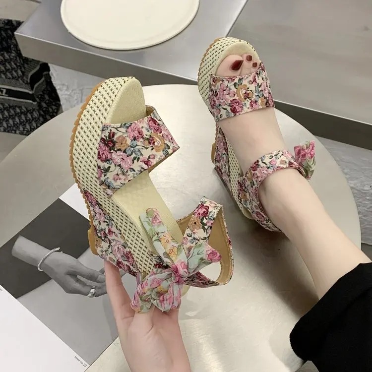 Summer Sandals Party Platform High Heels Shoes Woman Shoes Thick soled womens beach sandals with sloping heels detail