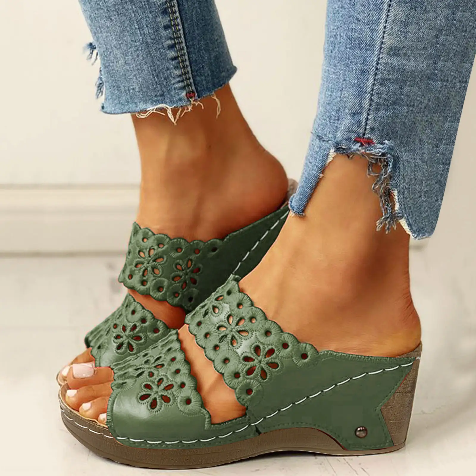 Casual Sandals Open Toe Wedges Women Solid Slip On Slope Heel Beach Shoes Slippers For Women Plus Size Breathable Summer Sandals product view