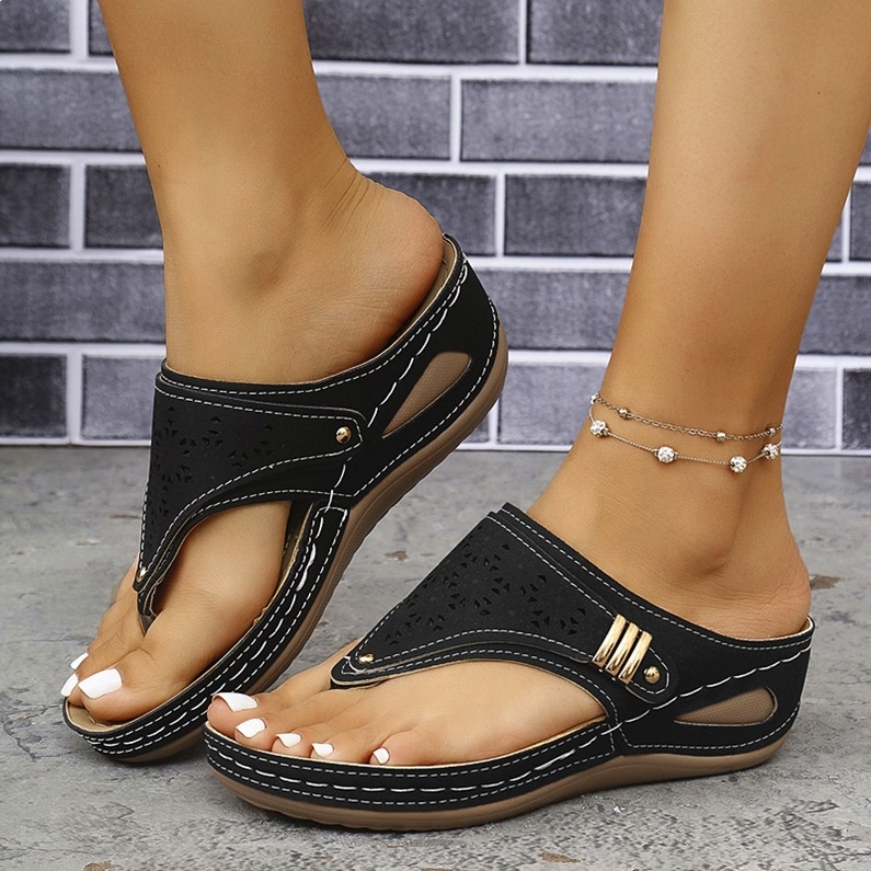 Retro Summer Sandals Designs PU Leather Flip Flops Wholesale Platform Wedge slippers for Women detail