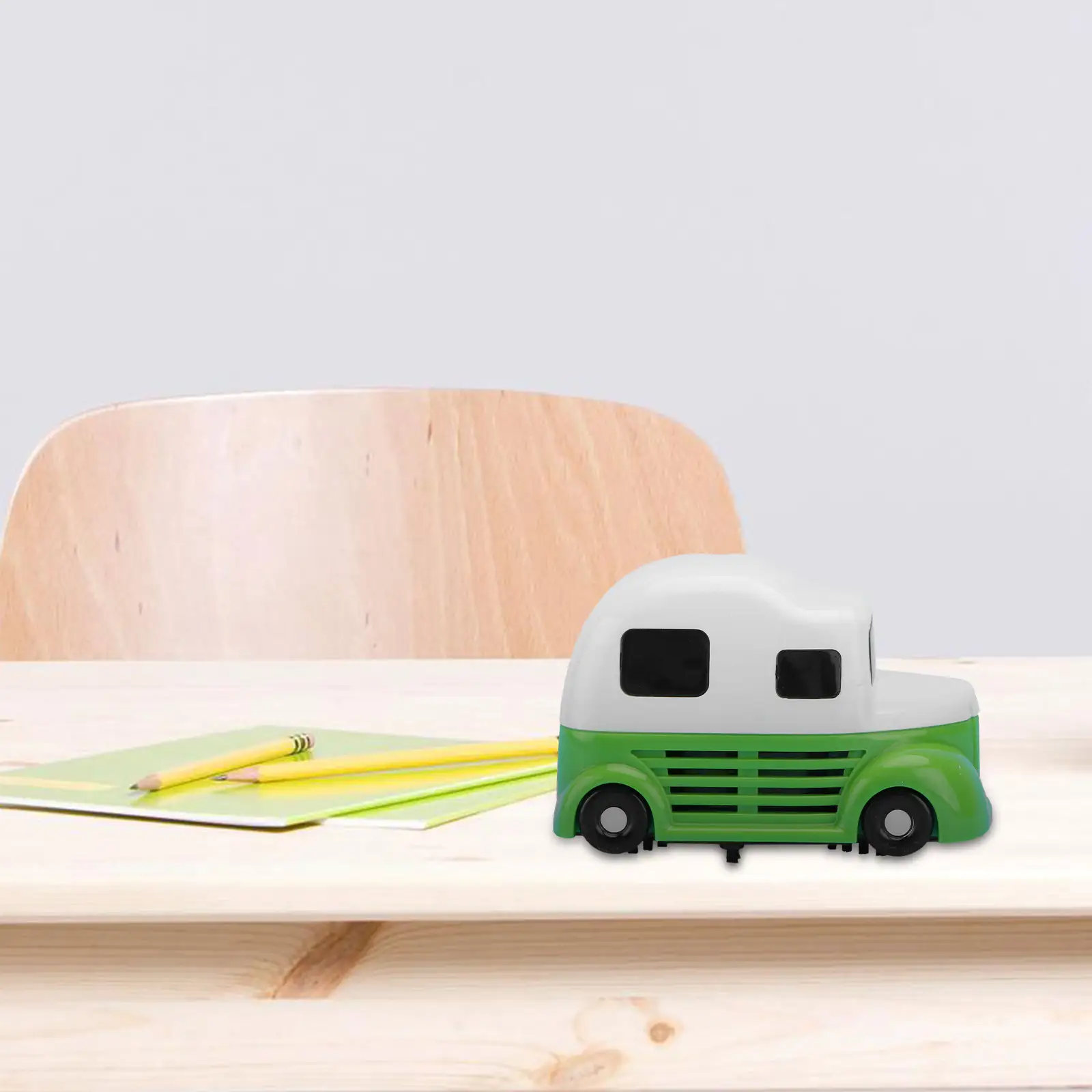 1Pcs Portable Desktop Dust Cleaner Cartoon Mini Compact Keyboard Eraser Scrap Vacuum Cleaner Small Tabletop Green No Battery