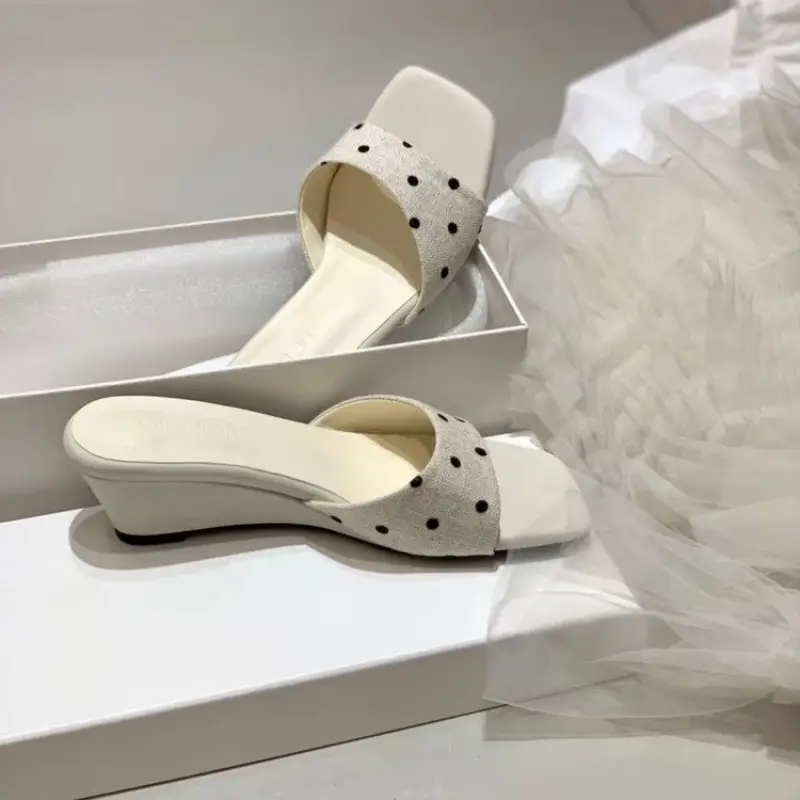 Summer Hot Selling Comfortable Square Toe Open Toe Slope Heel Slippers Fashionable New Style Elegant Temperament Beach Slippers product view