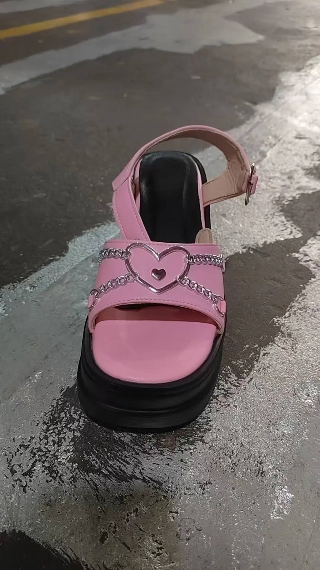 3543 Plus Size Fashion Slope Heel Women Sandals Metal Chain Decoration Female Buckle Platform Shoes Womens Sandals Tide Shoes product view