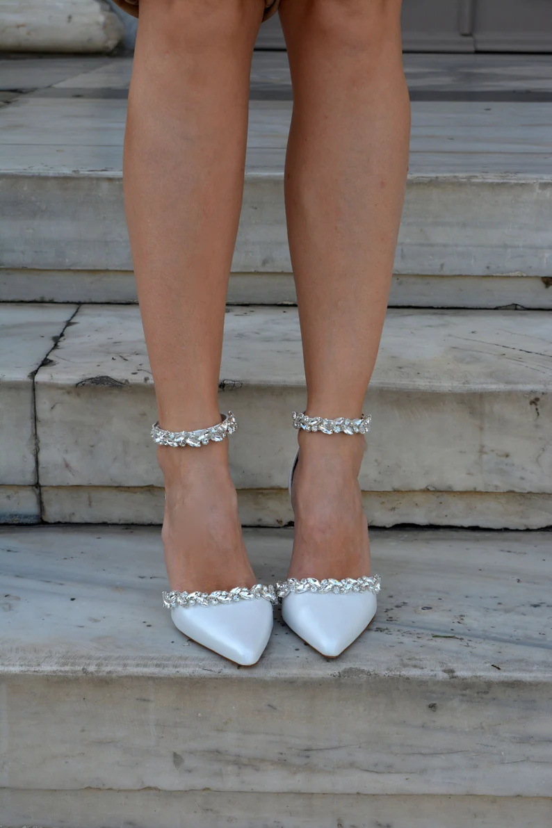 Womens Pearl Ankle Strap Pointed Toe Block Heels Elegant White Bridal Wedding Dress Sandals detail