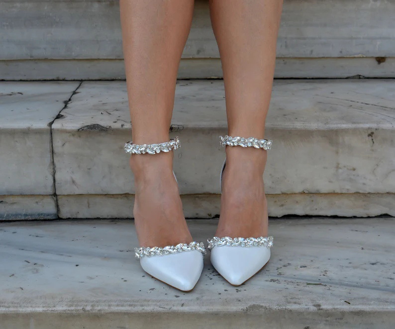 Womens Pearl Ankle Strap Pointed Toe Block Heels Elegant White Bridal Wedding Dress Sandals detail