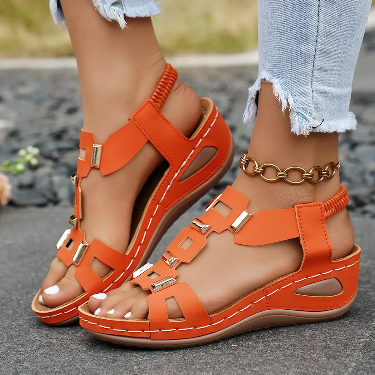 Fashion New Style Comfortable Slope Heel Beach Sandals Spring and Autumn Round Head Sexy and Elegant Casual Sandals for Womens product view