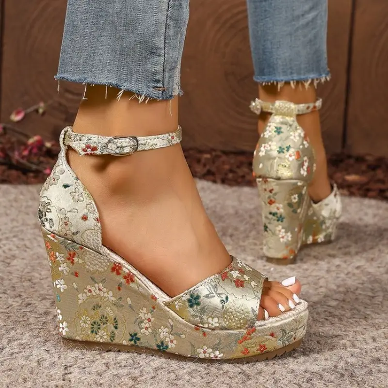 Spring and Autumn Hot Selling Open Toed Sexy Comfortable Banquet Sandals Fashion New Round Head Slope Heel Sandals for Women product view