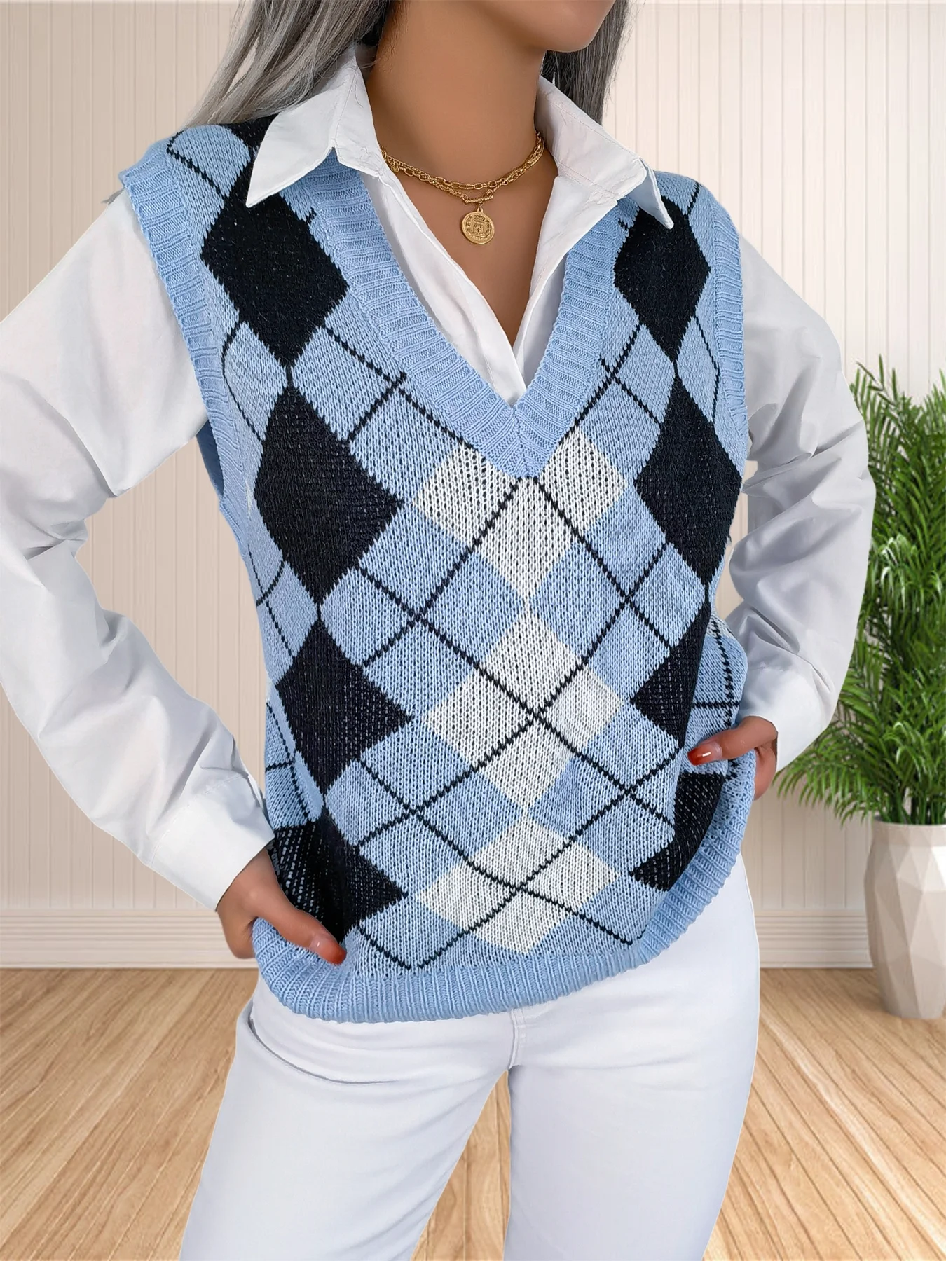 Womens Loose VNeck Preppy Style Argyle Plaid Knitted Sweater Vest detail