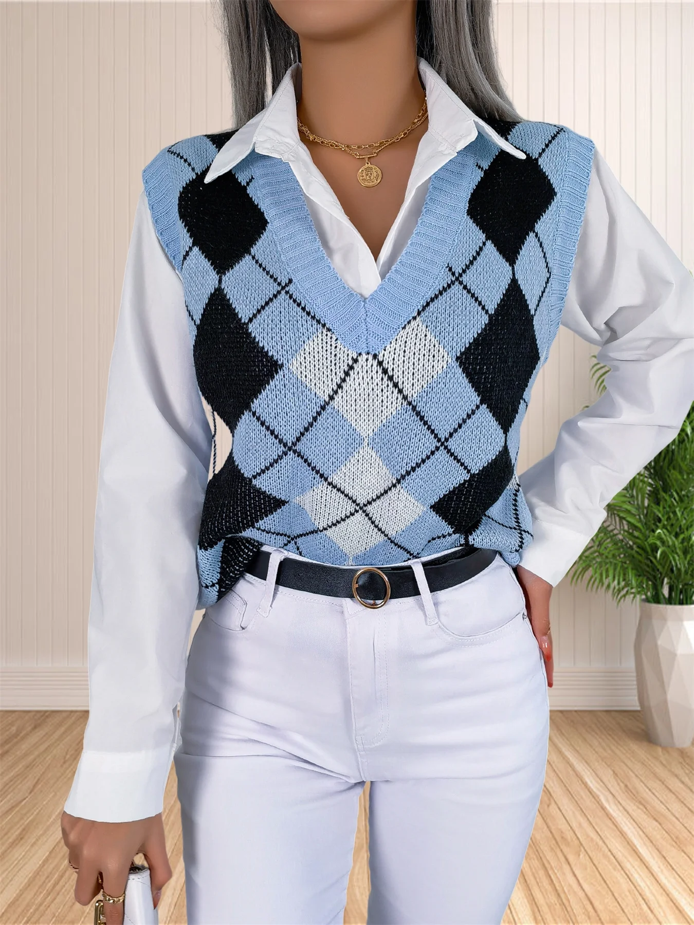 Womens Loose VNeck Preppy Style Argyle Plaid Knitted Sweater Vest detail