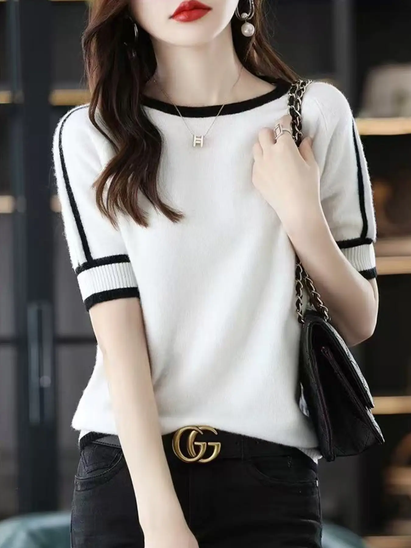 New ShortSleeve Womens RoundNeck Patchwork HalfSleeve FivePoint Sleeve Loose Knitted Base Shirt Sweater product view