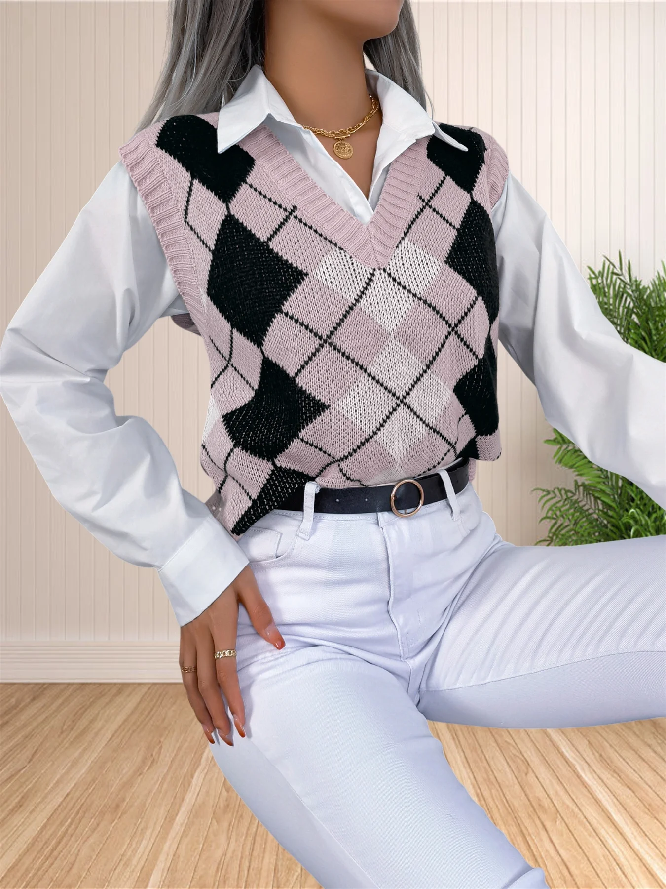 Womens Loose VNeck Preppy Style Argyle Plaid Knitted Sweater Vest detail