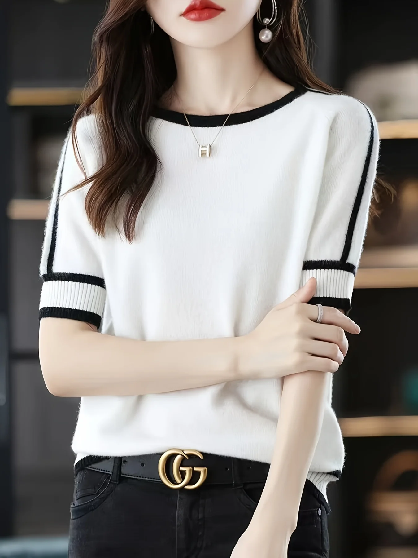 New ShortSleeve Womens RoundNeck Patchwork HalfSleeve FivePoint Sleeve Loose Knitted Base Shirt Sweater detail