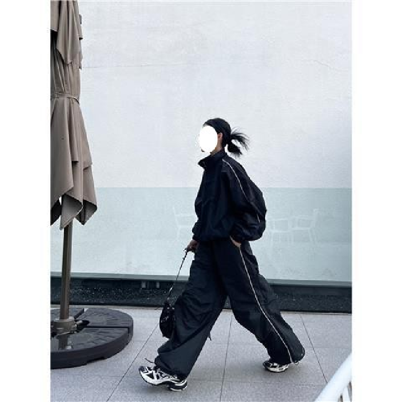 Womens 2 Piece Set High End Stylish Cool Sports Hooded Jacket Cardigan Wide Leg Pants New Arrival for Spring product view