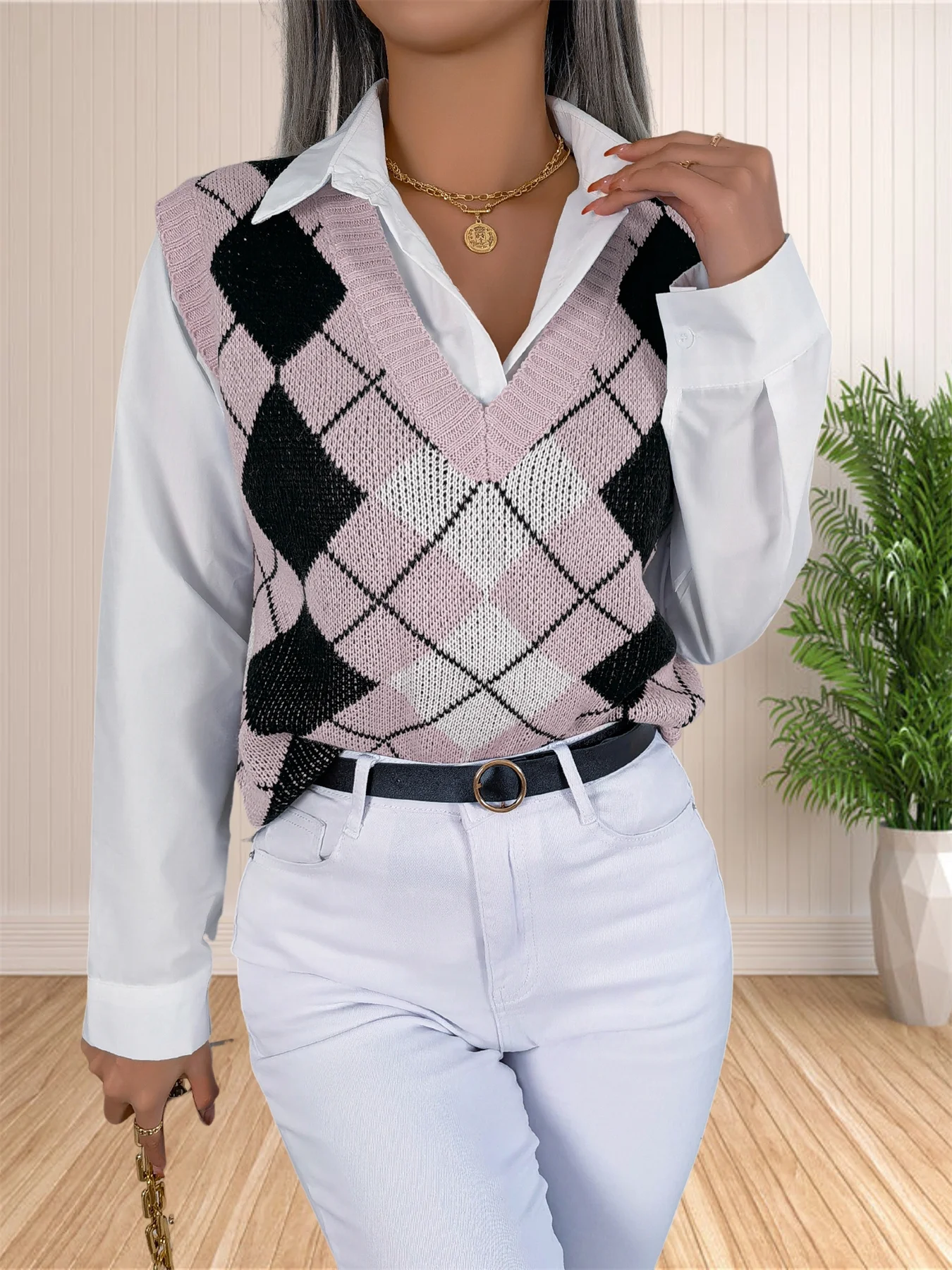 Womens Loose VNeck Preppy Style Argyle Plaid Knitted Sweater Vest detail