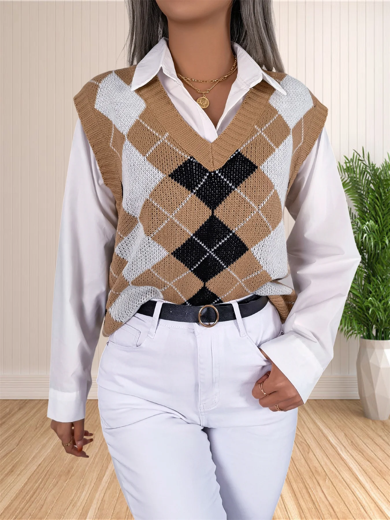 Womens Loose VNeck Preppy Style Argyle Plaid Knitted Sweater Vest detail