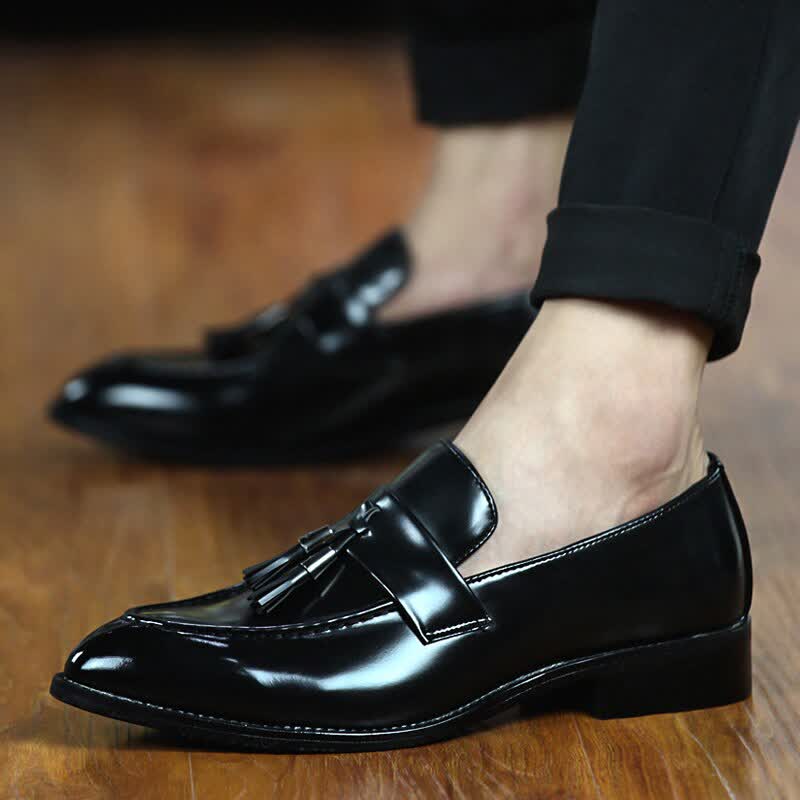 Men Dress Shoes New Slip On Patent Leather Bright Fringe Male Loafers Pointed Toe 