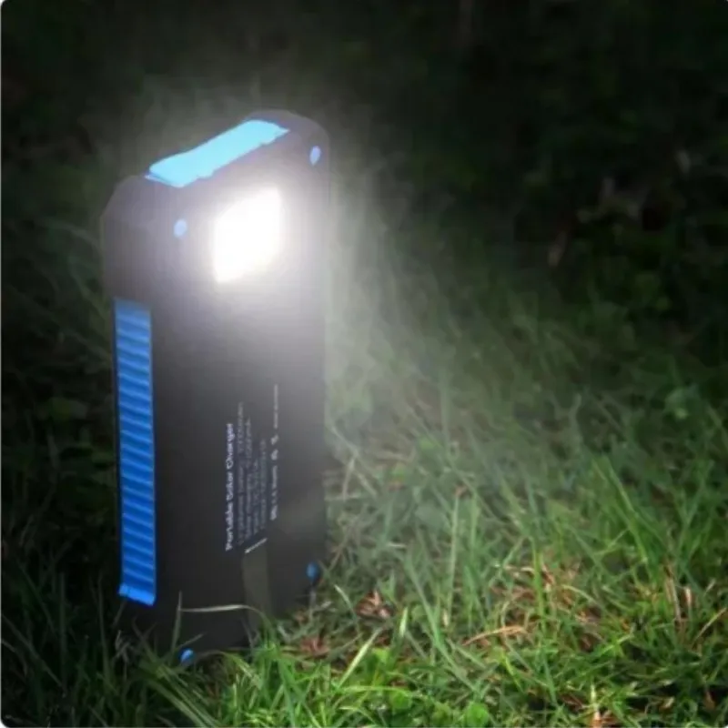 Portable Waterproof Power Bank with Solar and External Battery - Taschenlampe with Schnelles Aufladen