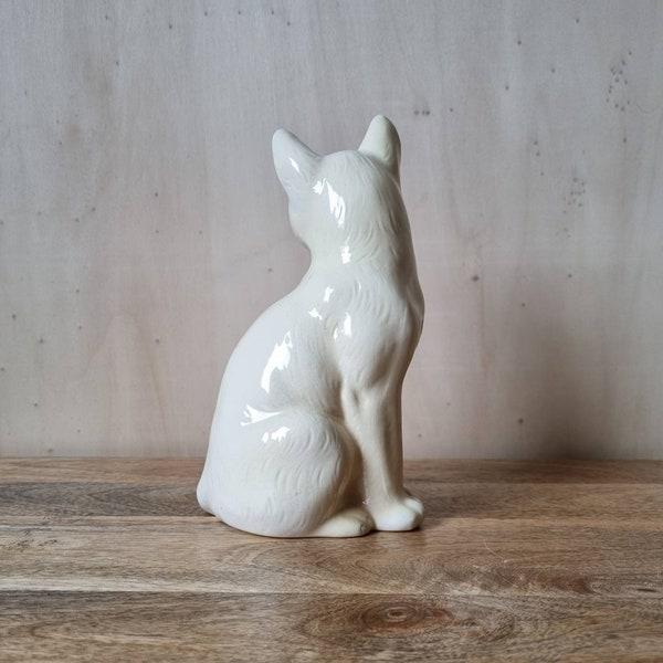 Beautiful Home Furnishing Art Handmade Ceramic Antique White Porcelain Cat Statue