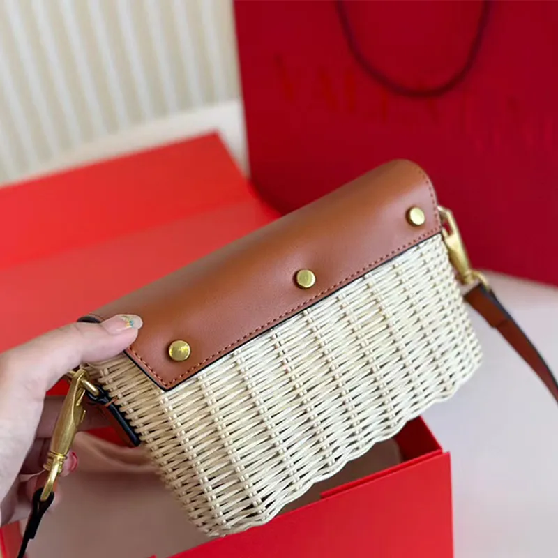 Cross-Body Shoulder Bag: Elegant Genuine Leather Woven Handbag for Women