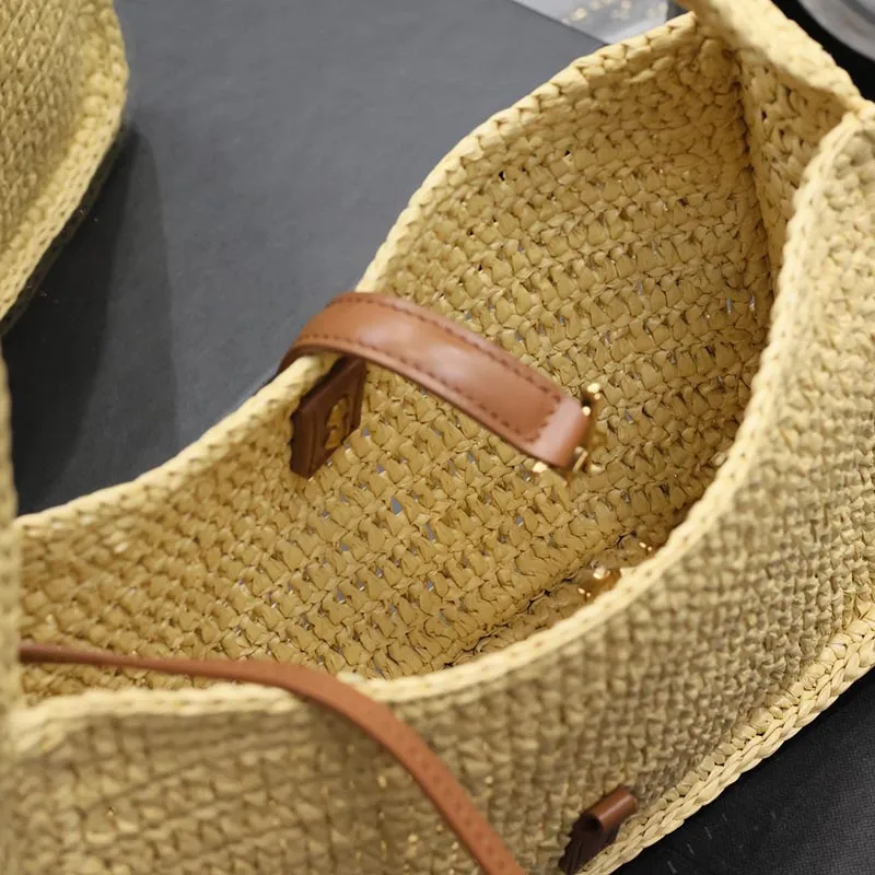 High-Quality Hand-Woven Straw Hobo Bag: Beach Purse with Mirror Finish, Women's Shoulder Bag