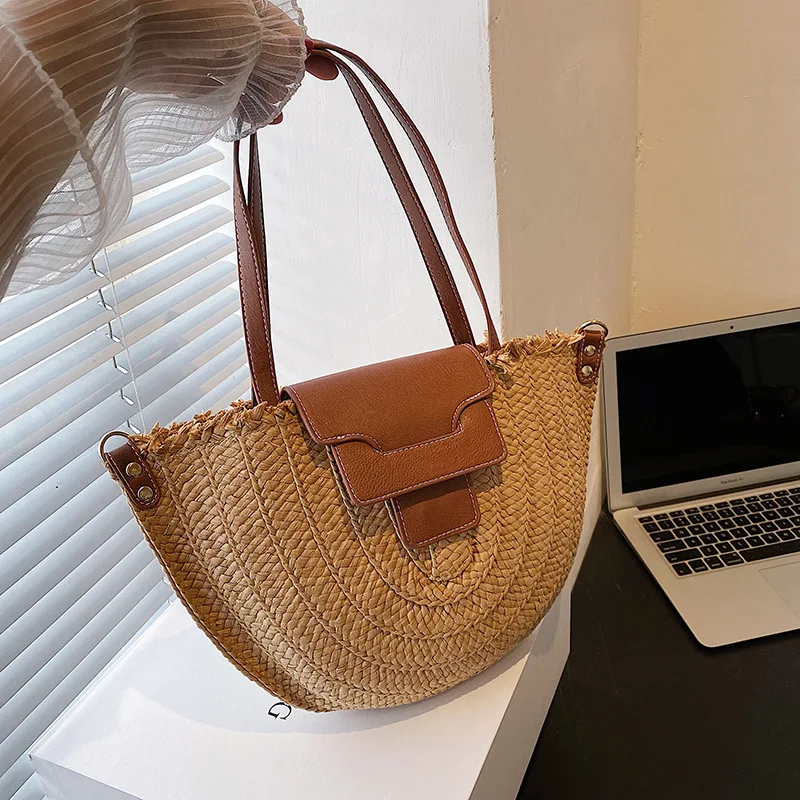 Women's Travel Straw Bag Rattan Shoulder Messenger Bag Hand-Woven Beach Bag Female Large Capacity Saddle Bag