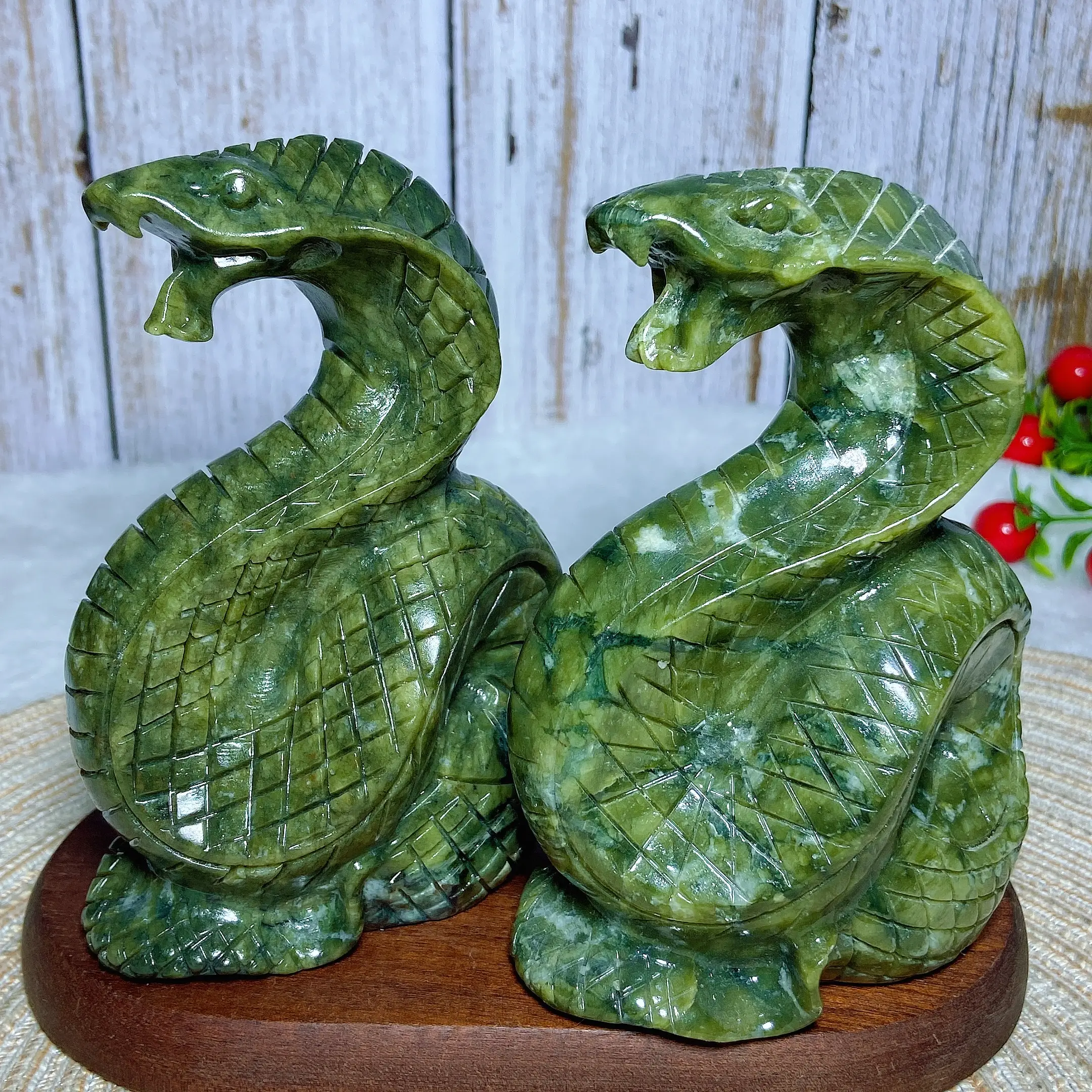 Natural Crystal Green Jasper Demon Devil Snake Cobra Carving Energy Mineral Reiki Home Decorations Gift Ore