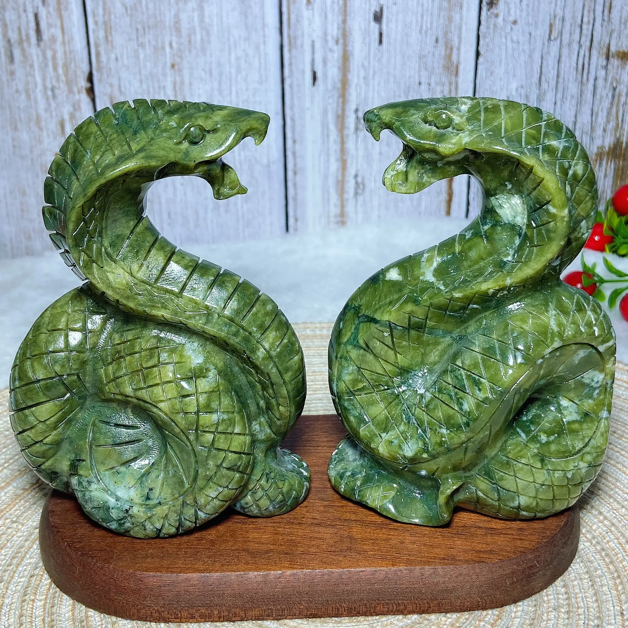 Natural Crystal Green Jasper Demon Devil Snake Cobra Carving Energy Mineral Reiki Home Decorations Gift Ore
