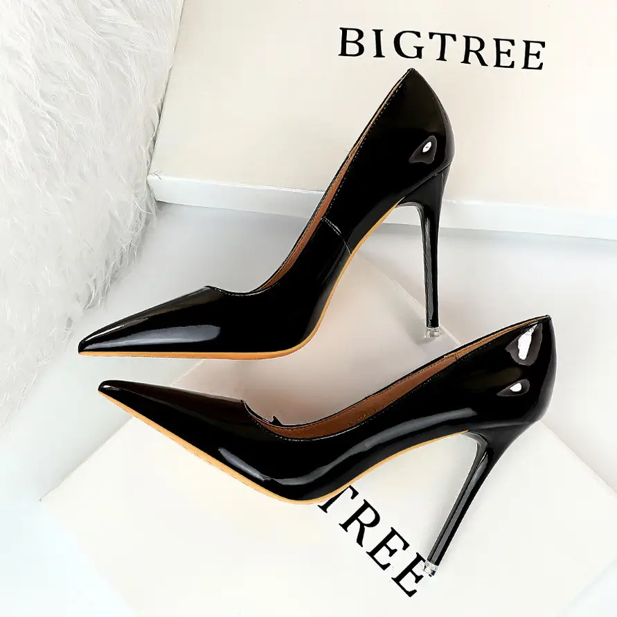 Patent Leather Women's Single Shoes, Pointed Toe High Heels for Office and Party Wear, Simple and Elegant