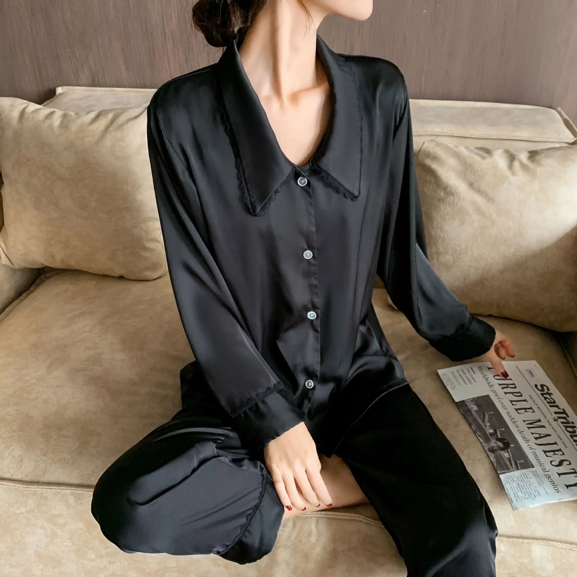 Elegant Ladies' Lounge Suit Premium Quality Ice Silk Ice Silk Pajamas Women's With Exquisite Black Lace Detailing