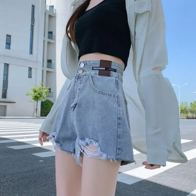 Women's Comfortable Classic Loose Denim Shorts High Waist Stretch Denim Shorts Summer Fashion Short Style