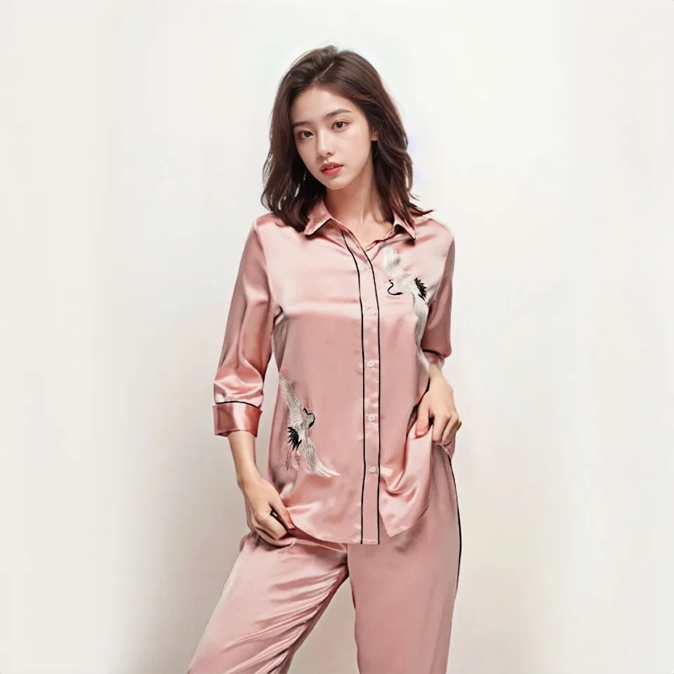 Pure Silk Women's 100% Mulberry Silk Embroidered Mid-sleeve Pajamas