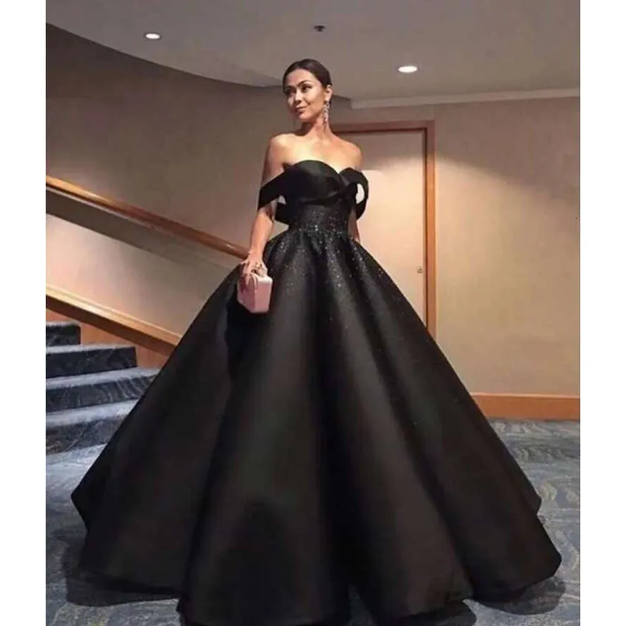 Elegant Beads Satin Sweetheart Ball Gown Evening D...