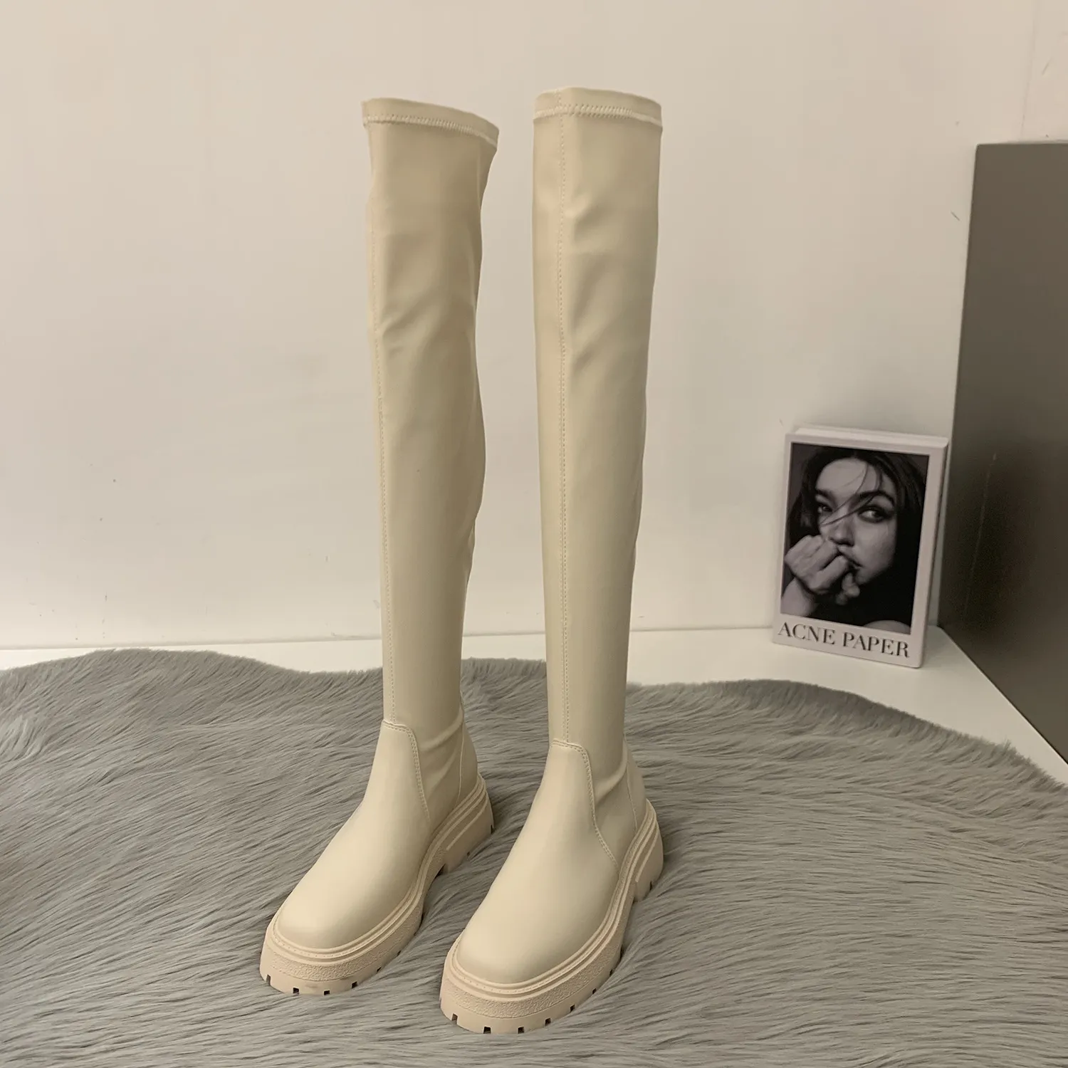 Beige 
