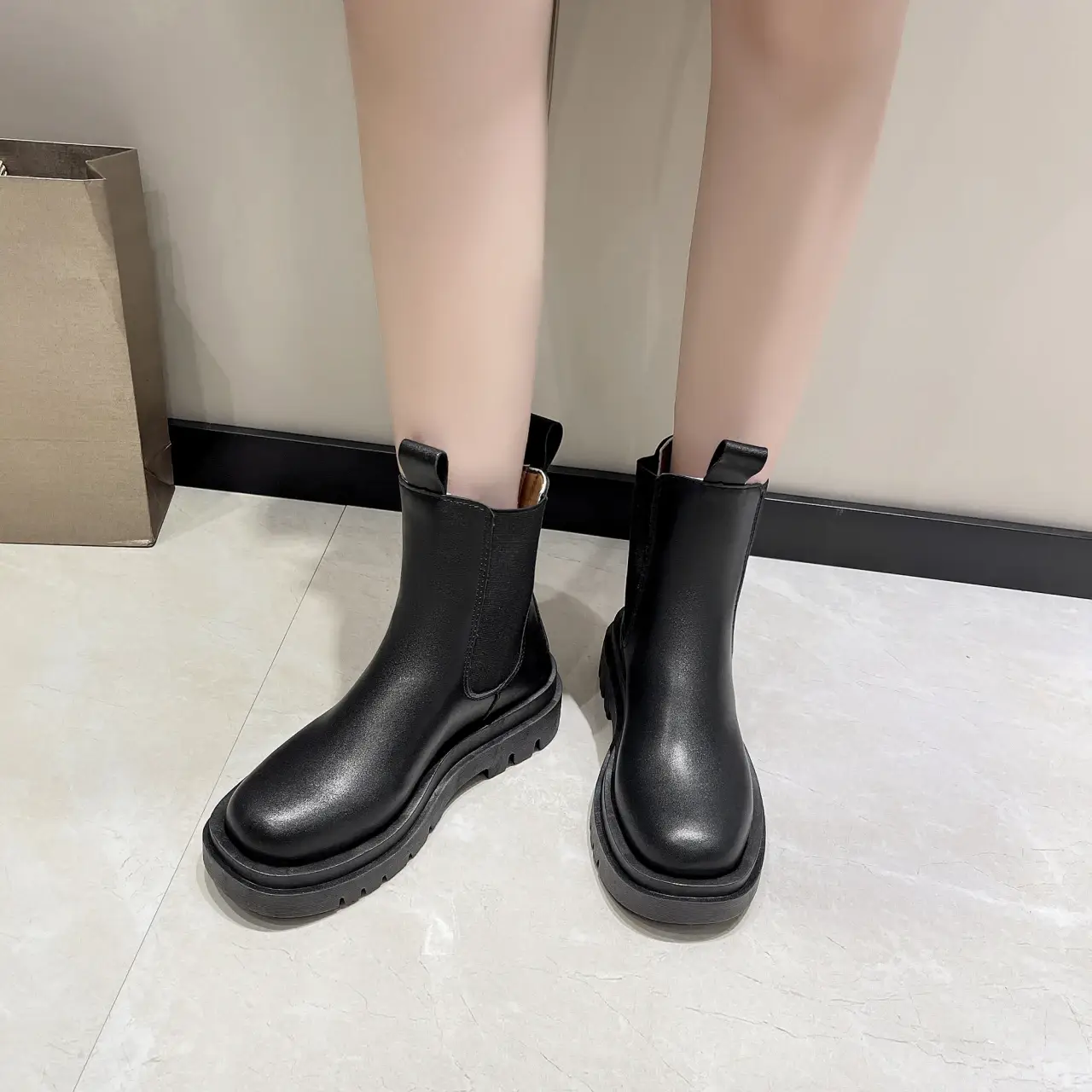 Women's Hot Thick Sole Flat Casual High Quality Fashion Chelsea Boots