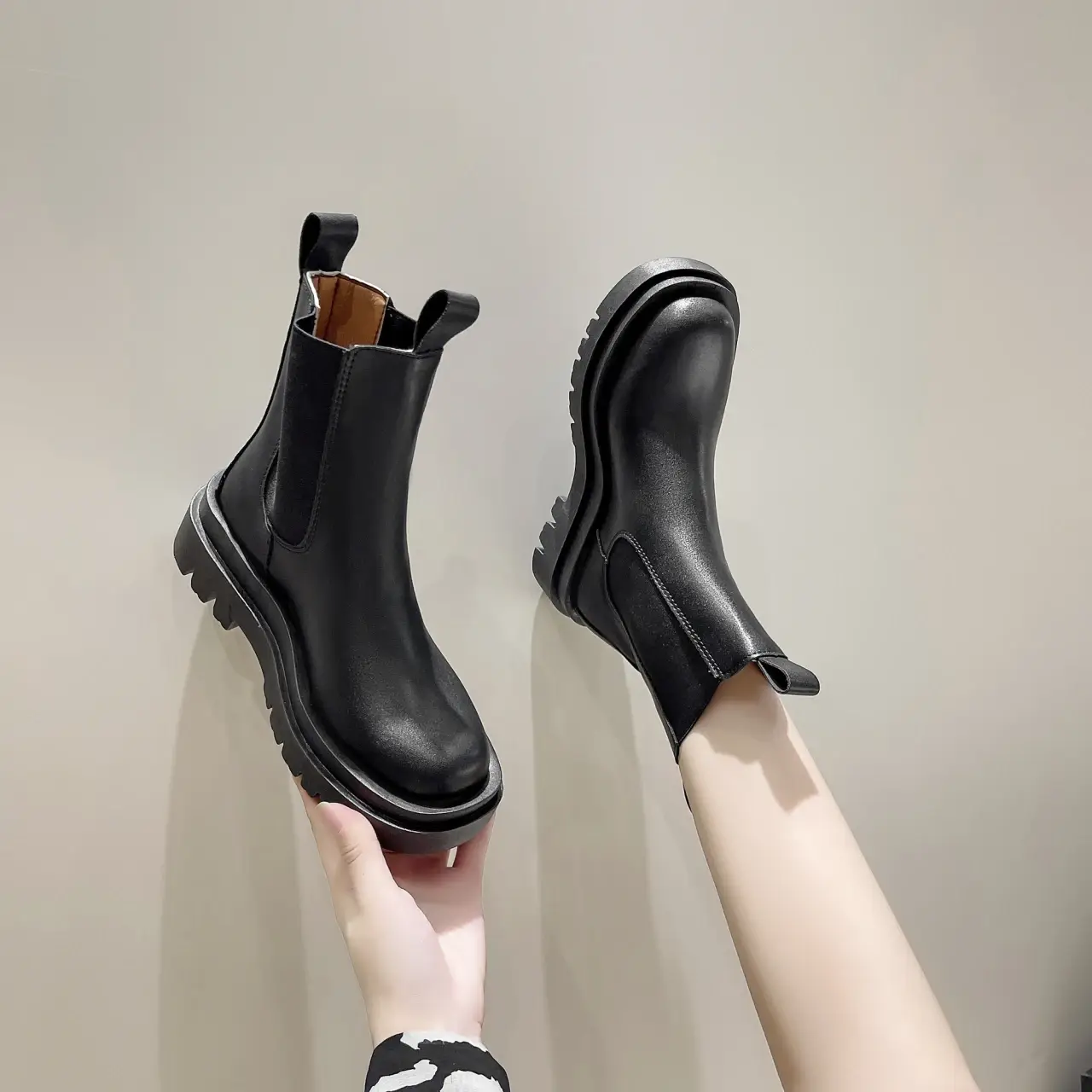 Women's Hot Thick Sole Flat Casual High Quality Fashion Chelsea Boots