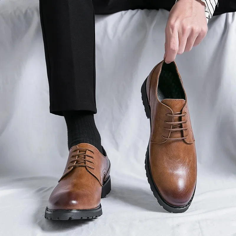 Men's Safety Driving Work Shoes Combining Formal and Casual Styles in Derby Design