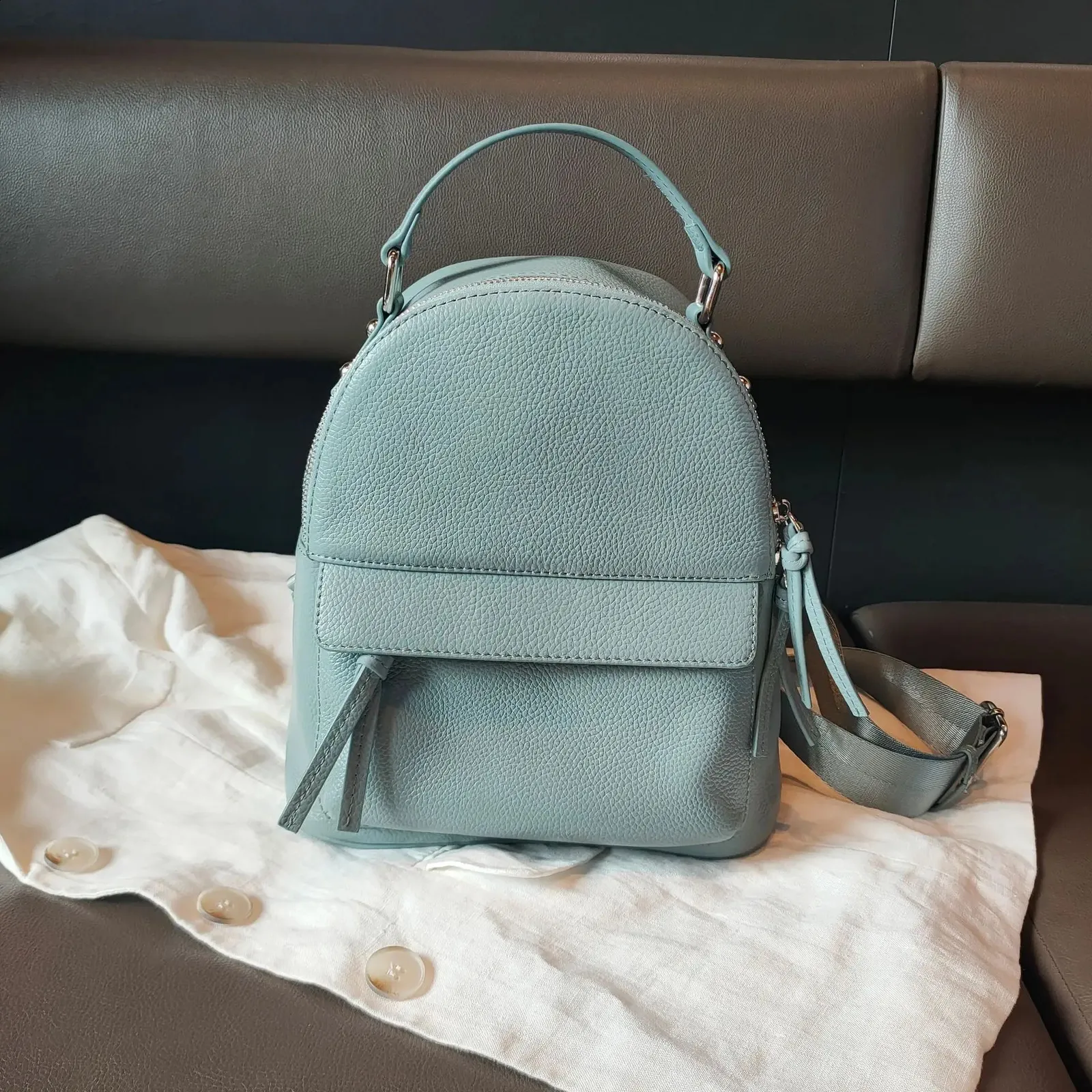 Light-cyan 