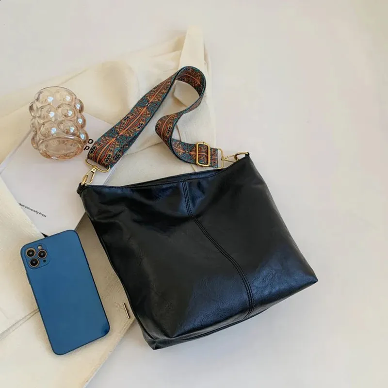 Vintage Solid Color PU Leather Women Fashion Bucke...