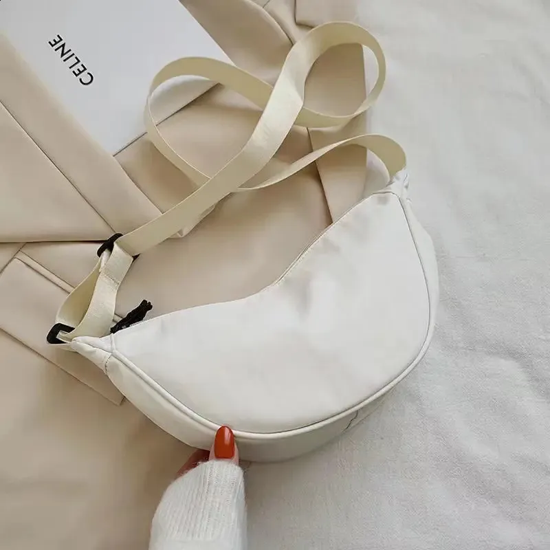 Solid Color Chest Bag For Women Large Capacity Travel Crossbody Half Moon ned Belt Ladies Daily Street