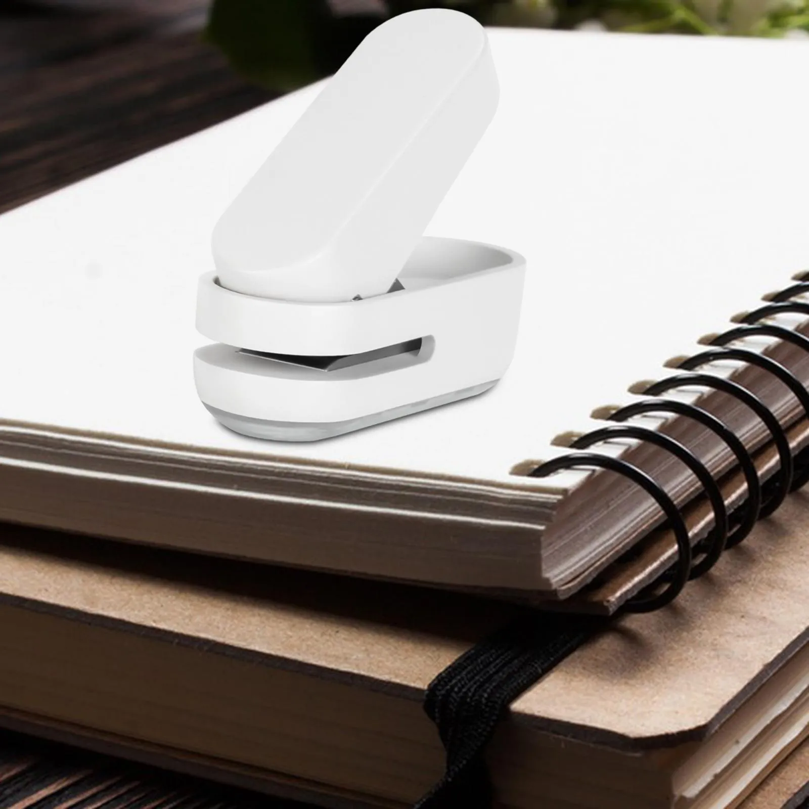 Lightweight Single Hole Punch Machine for Paper Ta...