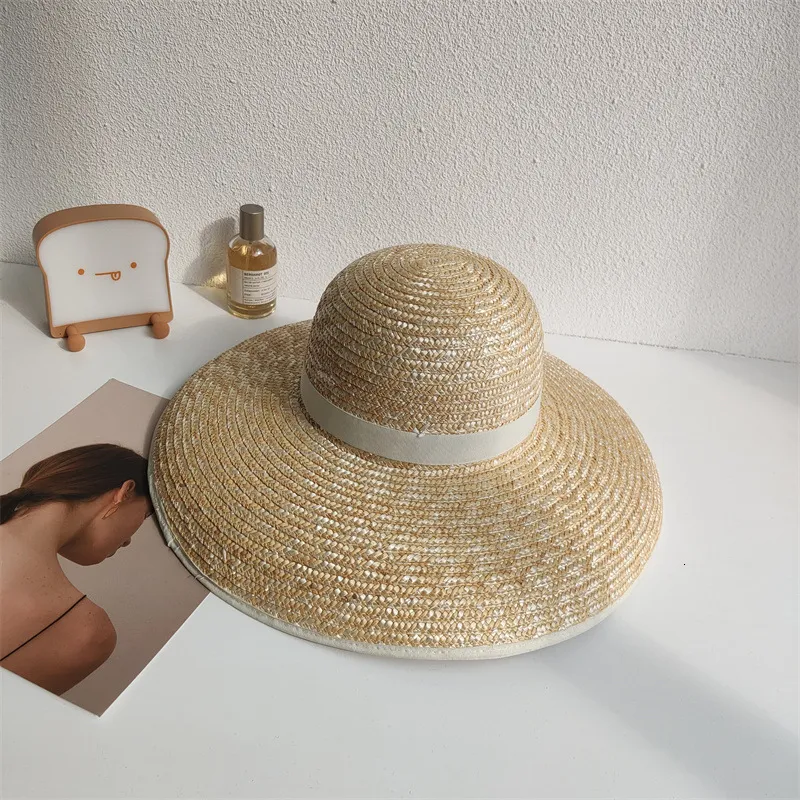 Summer Straw Hat Elegant Ladies Seaside Travel Sun Hat Hepburn Style Wide Brim Straw Hat