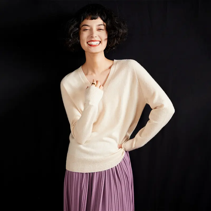 Women’s Cashmere Knit V-Neck Long Sleeve Pullover