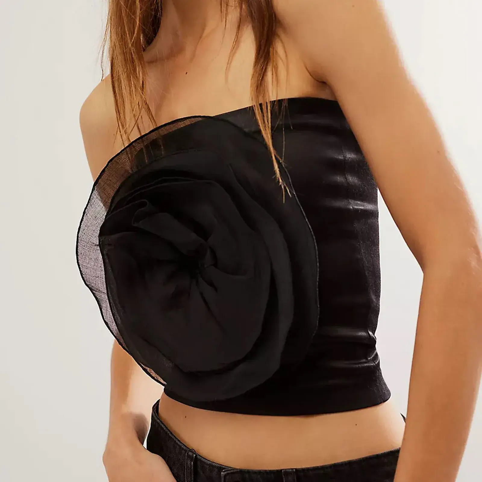 Women's Off-Shoulder Crop Top With 3d Floral Pattern (Sleeveless Vest)