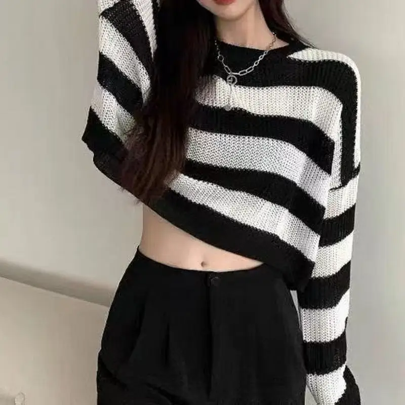 Black+White 
