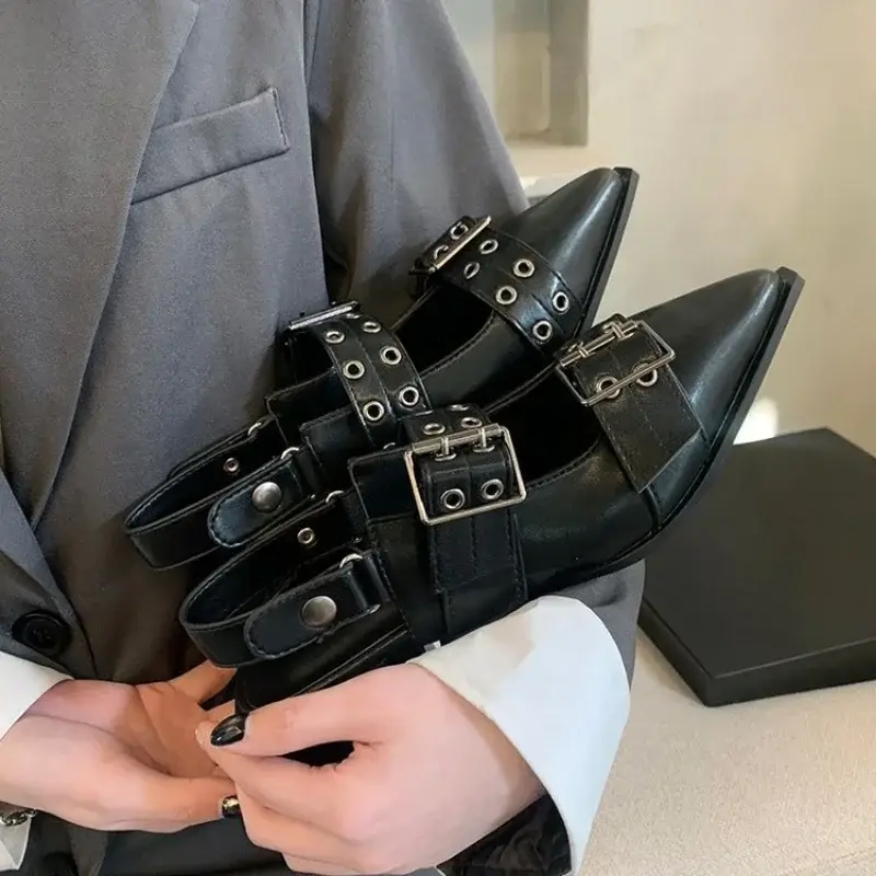 Women's Ballet Flats With Pointed Toes And Studded Soles