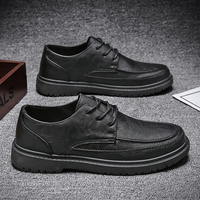 Classic Leather Casual Shoe With Men Textured Upper And Lace Up Design Low Cut Ankle Business Casual Style Jeans Companion