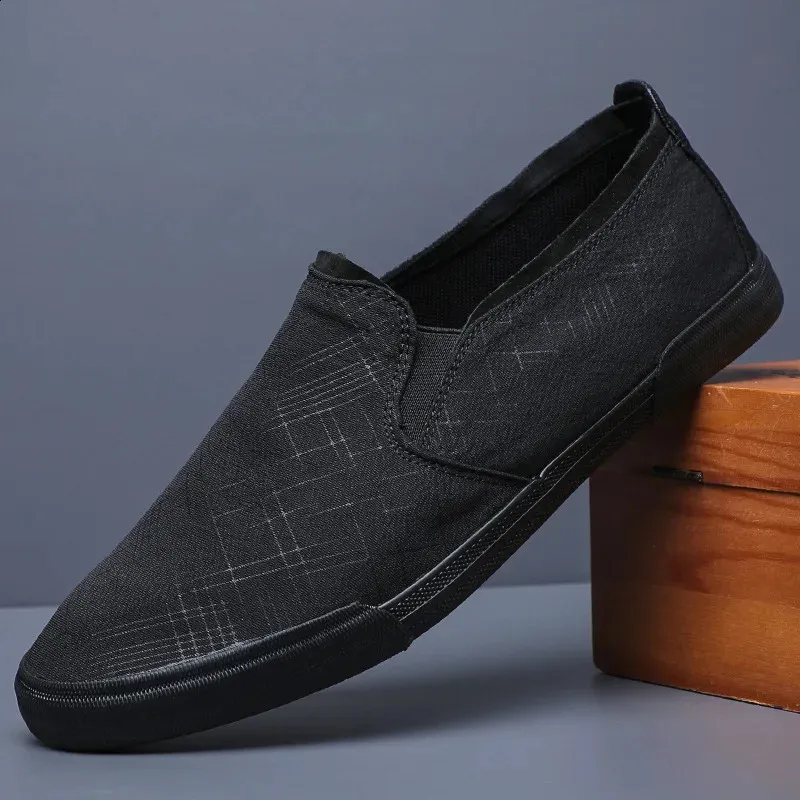 Men Canvas Shoes Male Breathable Comfortable Slipon Board Casual Loafers Men Atos Casuales