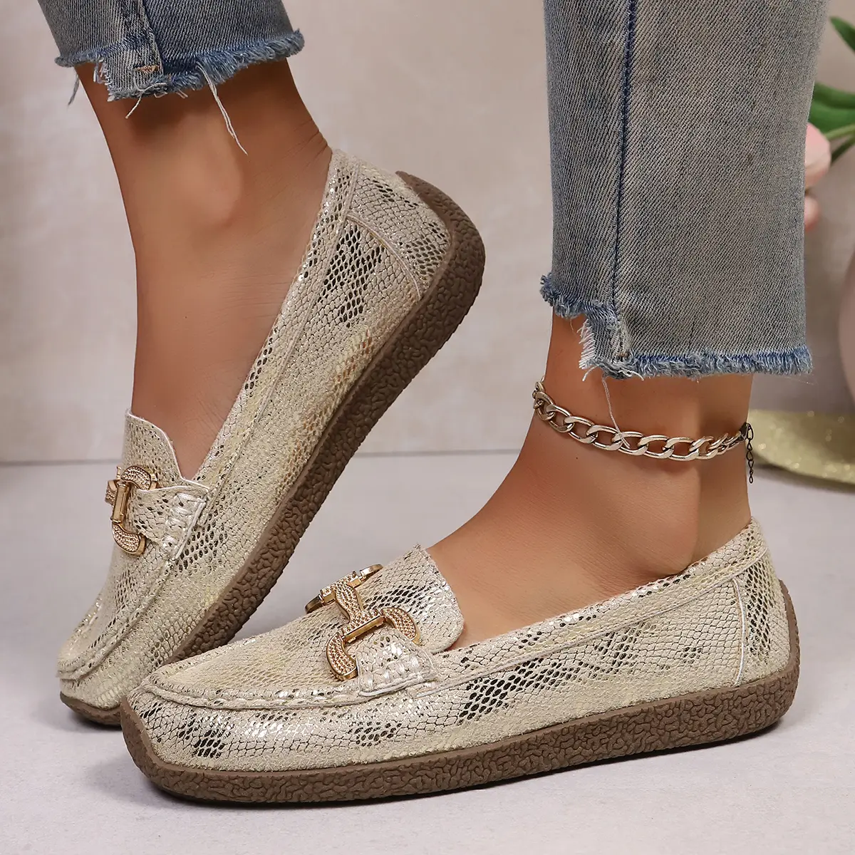 Slip-On Loafers Comfortable Lightweight Fashionable All-Season Women's Shoes