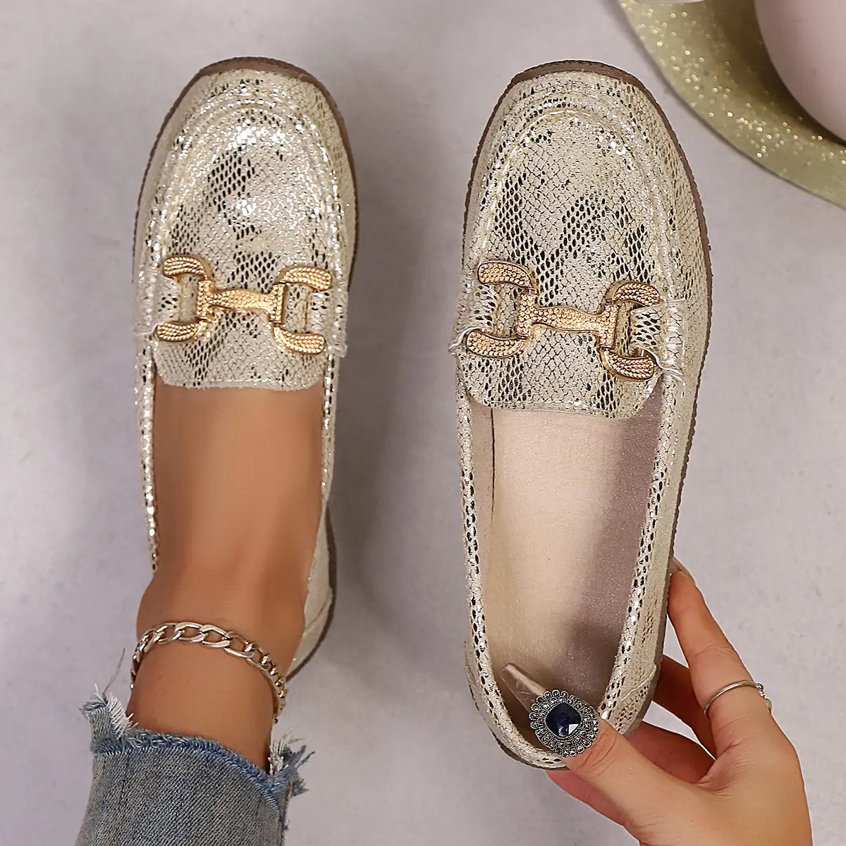 Slip-On Loafers Comfortable Lightweight Fashionable All-Season Women's Shoes